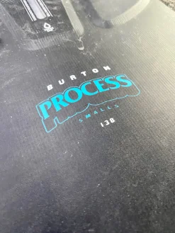 Burton Process Smalls Junior Snowboard 138cm | Preowned -Leki Shop burton process smalls youth snowboard preowned logo